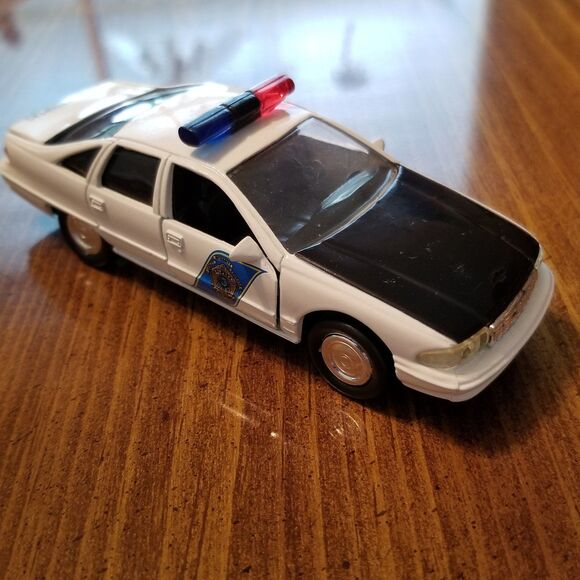 Alaska State Police Road Champs die cast police car 1:43 scale - Picture 7 of 10